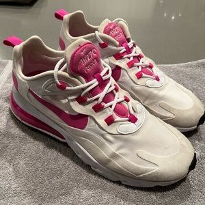 Nike Women’s Air70 React. Pink/white.